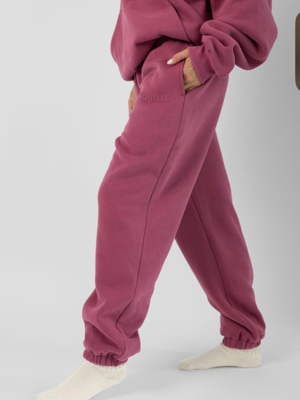 Comfrt Minimalist Berry Sweats cuffed